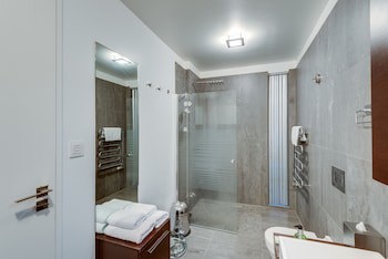 Black Pearl Luxury Apartments