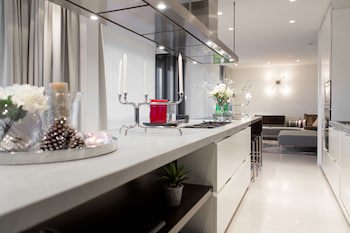Black Pearl Luxury Apartments