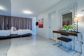 Black Pearl Luxury Apartments