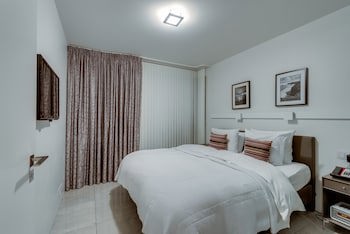 Black Pearl Luxury Apartments