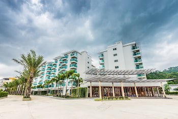 Fishermen's Harbour Urban Resort