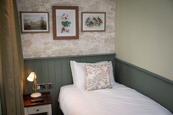 Ardencaple Hotel By Greene King Inns