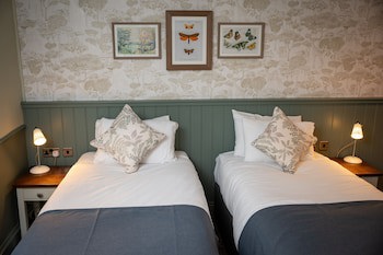 Ardencaple Hotel By Greene King Inns