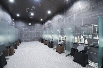 Anshin Oyado Shinjuku - Caters To Men