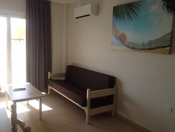 Christabelle Hotel Apartments galeri fotoğrafı