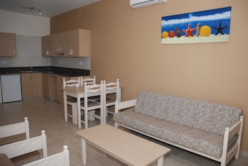Christabelle Hotel Apartments galeri fotoğrafı
