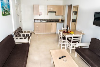 Christabelle Hotel Apartments galeri fotoğrafı