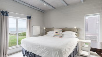 Blue Bay Lodge