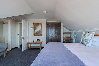 Blue Bay Lodge