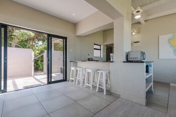 Blue Bay Lodge