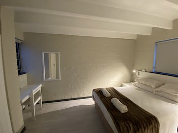 Blue Bay Lodge