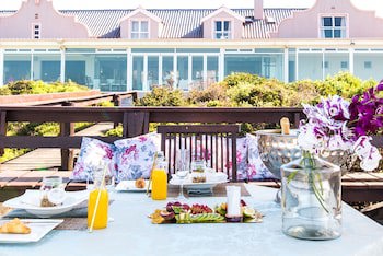 Blue Bay Lodge