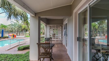 Blue Bay Lodge