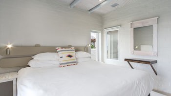 Blue Bay Lodge