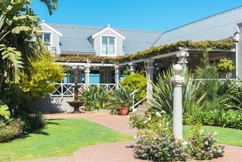 Blue Bay Lodge