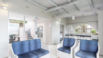 Blue Bay Lodge