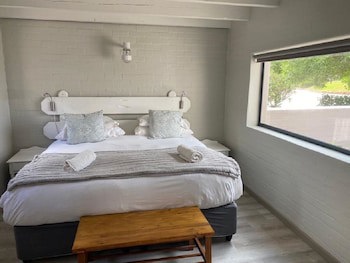 Blue Bay Lodge