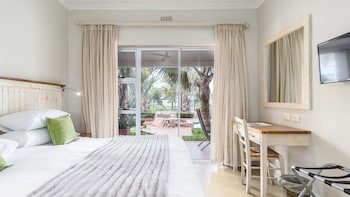 Blue Bay Lodge