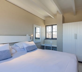 Blue Bay Lodge