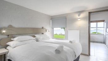 Blue Bay Lodge
