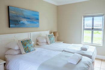Blue Bay Lodge