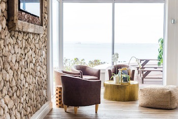 Blue Bay Lodge