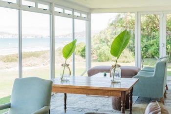 Blue Bay Lodge