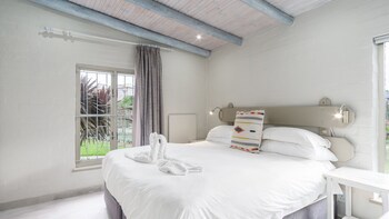 Blue Bay Lodge