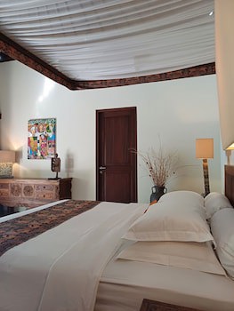 Aloka Bahari Villas