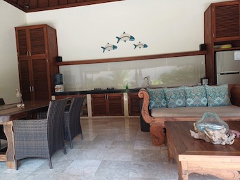 Aloka Bahari Villas