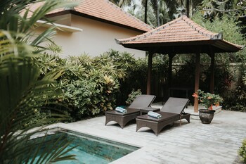 Aloka Bahari Villas