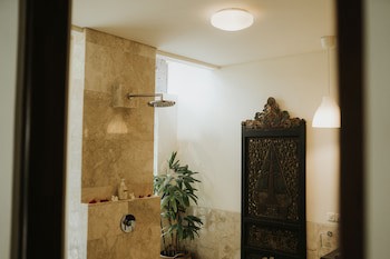 Aloka Bahari Villas