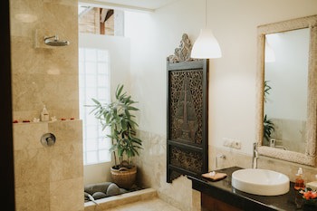 Aloka Bahari Villas
