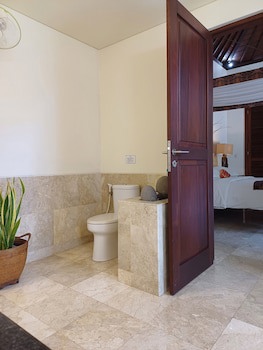 Aloka Bahari Villas