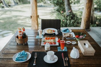 Aloka Bahari Villas