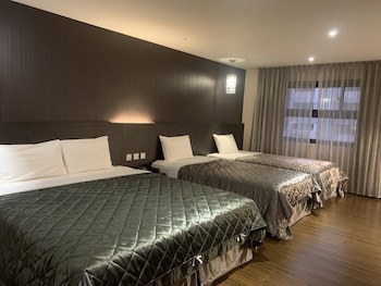 Fine Hotel