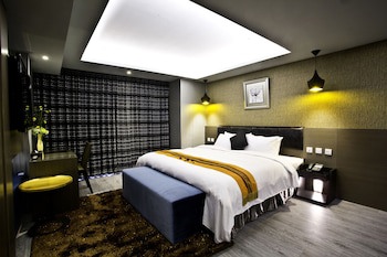 Fine Hotel