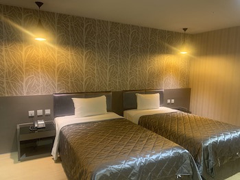 Fine Hotel
