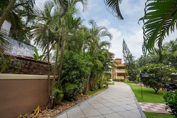 De Mandarin Beach Resort Suites & Villas