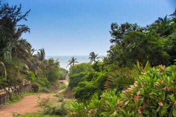 De Mandarin Beach Resort Suites & Villas