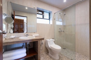 De Mandarin Beach Resort Suites & Villas
