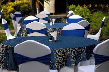 De Mandarin Beach Resort Suites & Villas