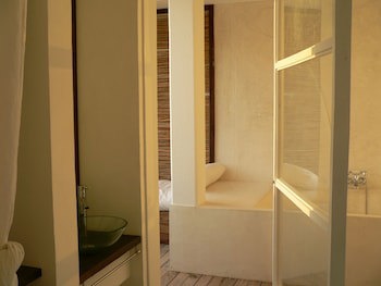 Bliss Hotel