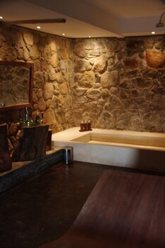 Bliss Hotel