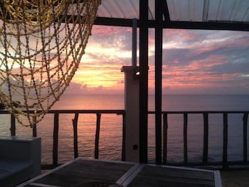 Bliss Hotel