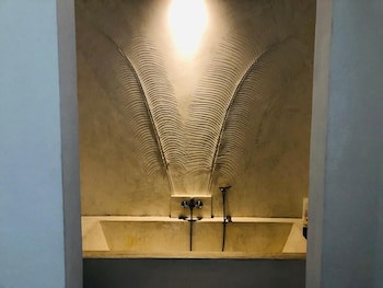Bliss Hotel