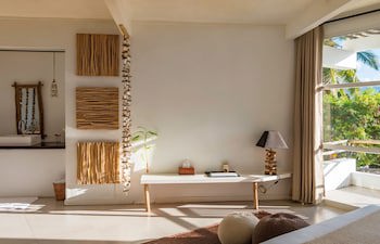 Bliss Hotel