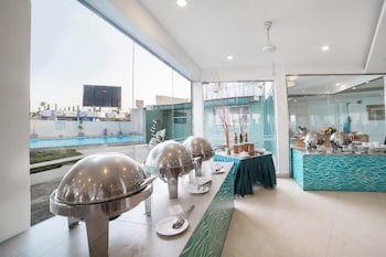 Hikkaduwa Beach Hotel