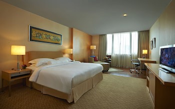 Royale Chulan The Curve
