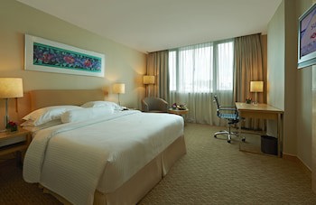 Royale Chulan The Curve